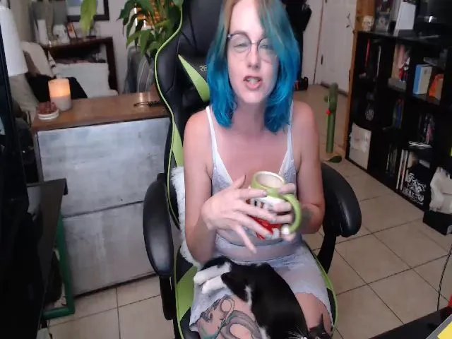 Live sex webcam photo for KinzySuicide #263258577