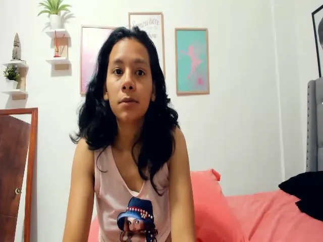 Live sex webcam photo for Ashlylovex #253080560