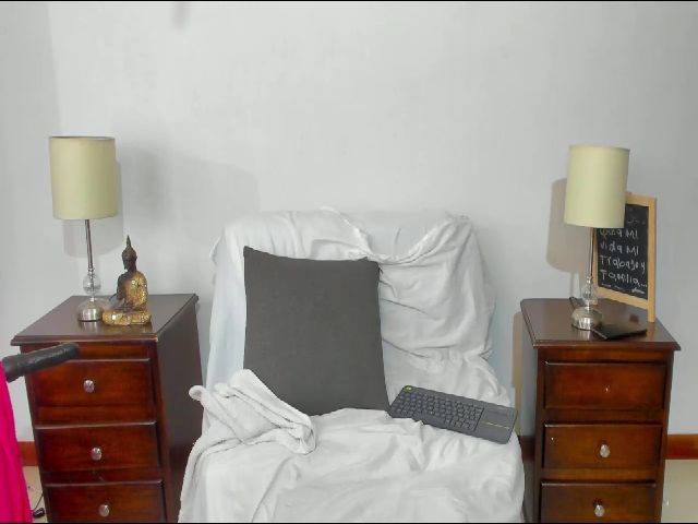 Live sex webcam photo for Emilyparkerr1 #258812589