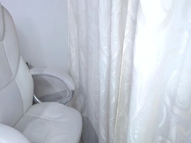Live sex webcam photo for Mia_russel #264211769