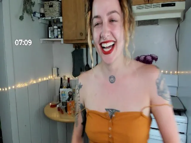 Live sex webcam photo for LilithBijou #256141874
