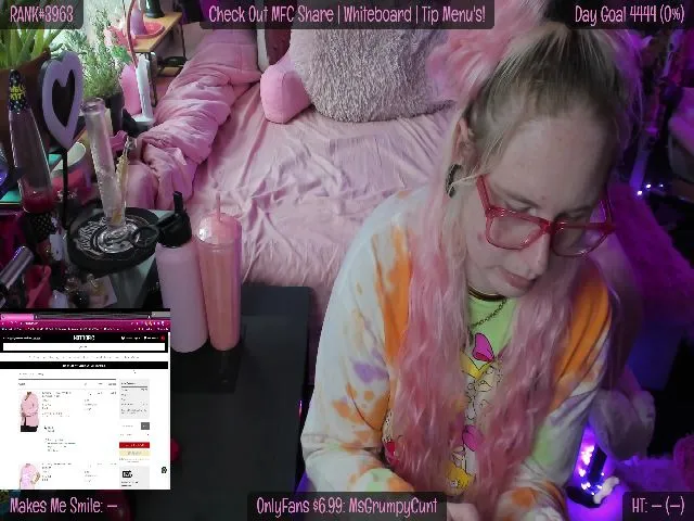 Live sex webcam photo for MsGrumpyCunt #254658321