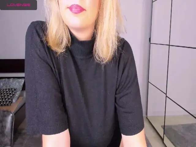 Live sex webcam photo for JIJISPA #265294123
