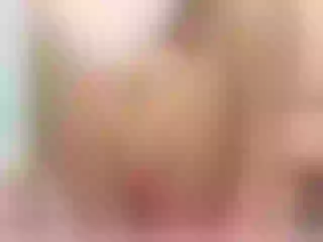 Live sex webcam photo for CarolaSallow #244856840