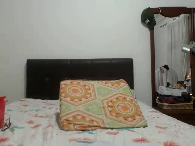 Live sex webcam photo for Sexysquirx #259423473