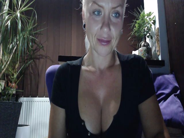 Live sex webcam photo for Sasha_Green #264591797