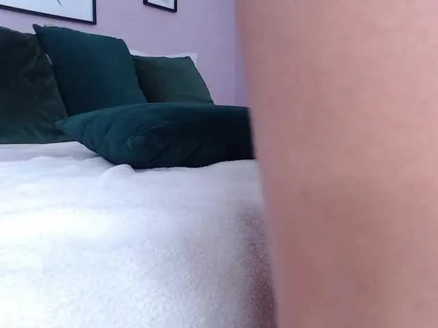 Live sex webcam photo for NicoleLee #241379582