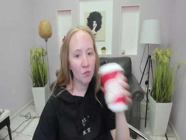 Live sex webcam photo for StunningKelly #253874364