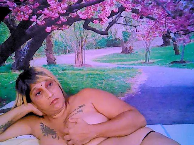 Live sex webcam photo for indianroxy #287933201