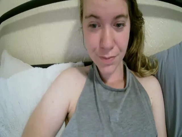 Live sex webcam photo for Trixiegirl3 #255946217