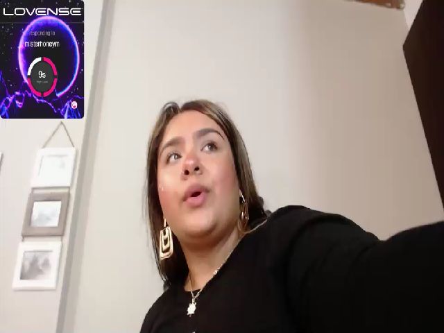 Live sex webcam photo for Dahianqueen #263108258