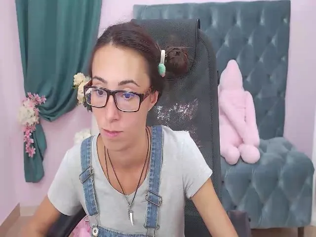 Live sex webcam photo for amyjune01 #260726774