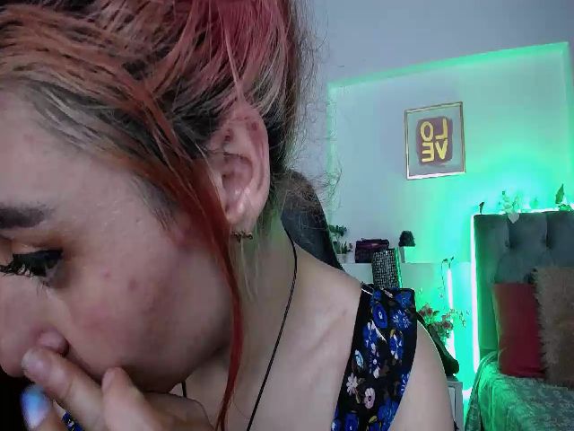 Live sex webcam photo for Cristal_19 #255024515
