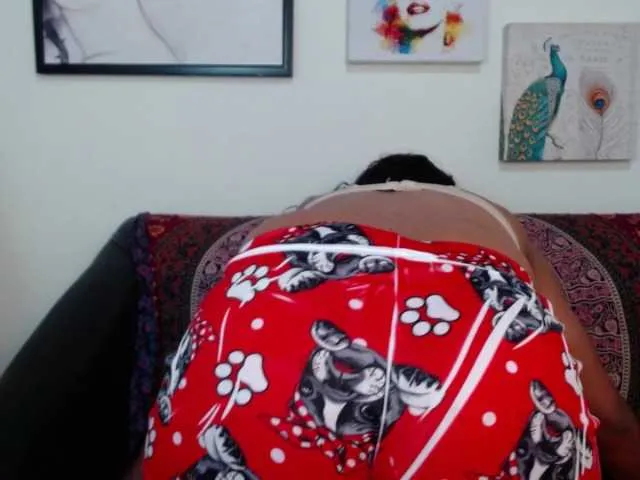 Live sex webcam photo for Angeluxxx #241235341