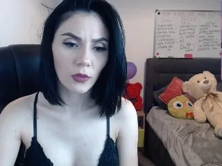 Live sex webcam photo for Evelyn7 #240678866