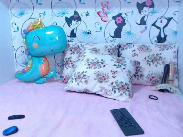 Live sex webcam photo for SpicyBrunnete #241019887