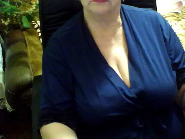 Live sex webcam photo for LolkaAlyss #287976405