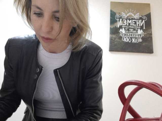 Live sex webcam photo for EditaMilf #241319689