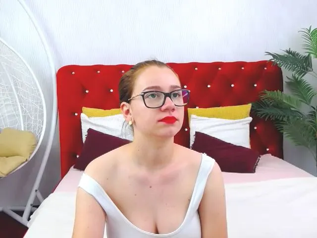 Live sex webcam photo for FreyaMonroe #256647098