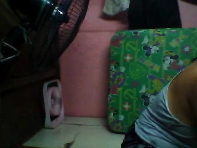 Live sex webcam photo for princess4uxx #262397924