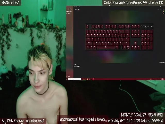 Live sex webcam photo for EmberBurns #261181574