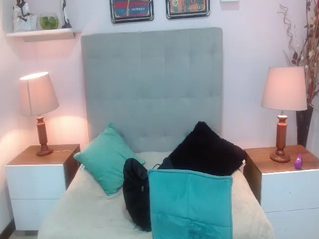 Live sex webcam photo for Sexi_Ebony #263839375