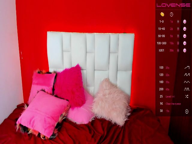 Live sex webcam photo for Kriss_Luna #256255113