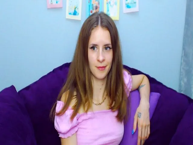 Live sex webcam photo for KristenKravit #254716566