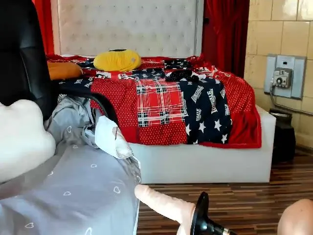 Live sex webcam photo for Fallingdevil #254052998