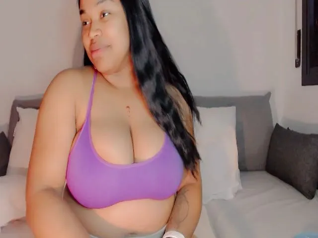 Live sex webcam photo for AmberCrosss #255424286