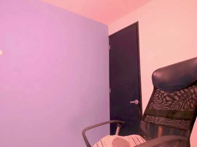 Live sex webcam photo for sharolsex30 #251070643