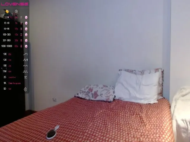 Live sex webcam photo for NickyMoon #253999196