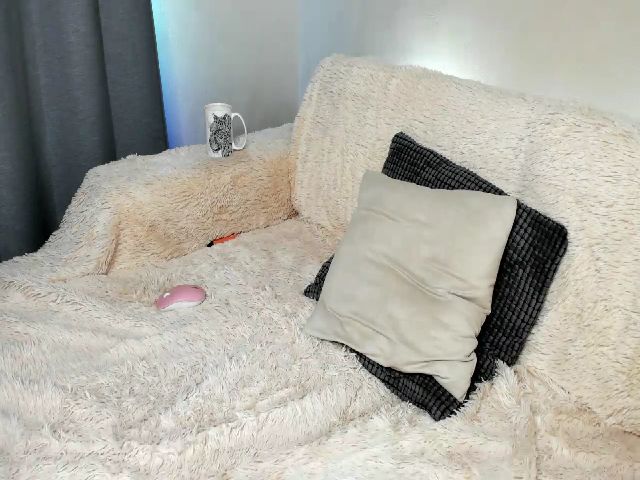 Live sex webcam photo for Urblonde #264131080