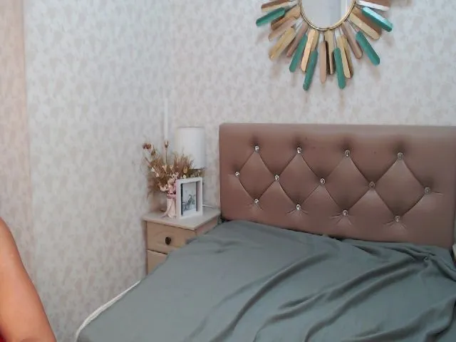Live sex webcam photo for TeaseYouHot #262789050