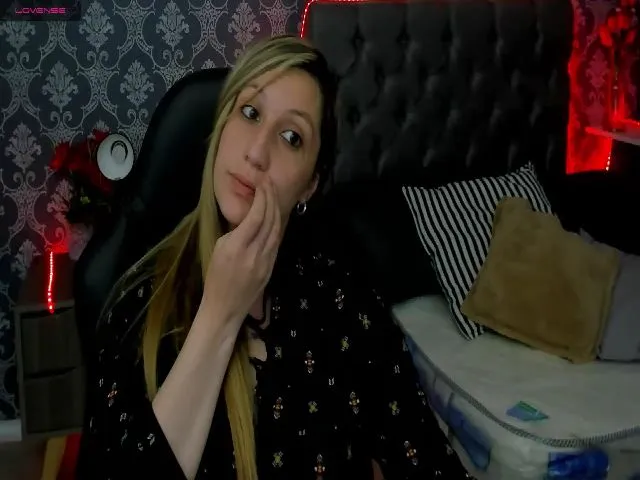 Live sex webcam photo for hania_bru26 #259685994