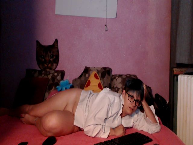 Live sex webcam photo for IamMiky #257860801
