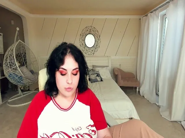 Live sex webcam photo for SerahMirabeli #260772725