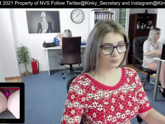 Live sex webcam photo for KinkyOffice #241876978