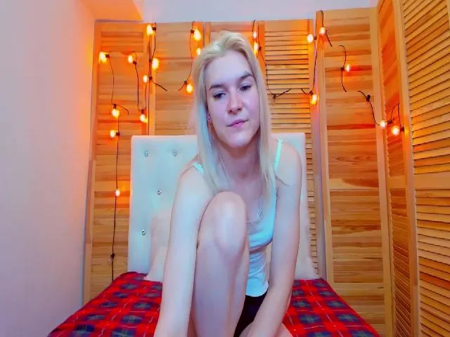 Live sex webcam photo for MarliTes #252691546
