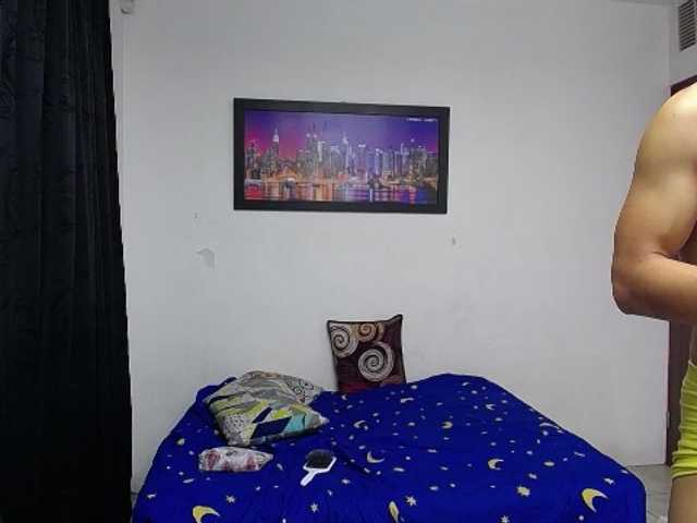 Live sex webcam photo for AngelAnMonicA #259783374