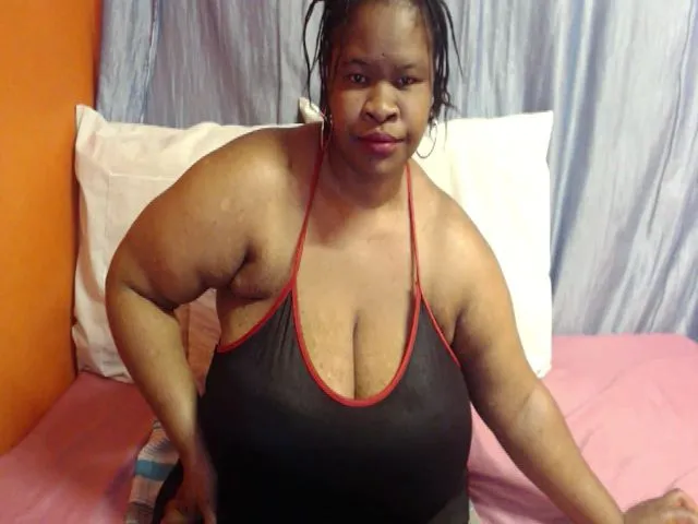 Live sex webcam photo for Sweetnozie #252675735