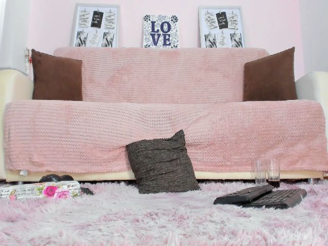 Live sex webcam photo for Jessyblondex #254445121