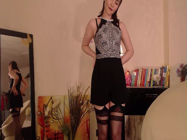 Live sex webcam photo for OzzyVal #252881439