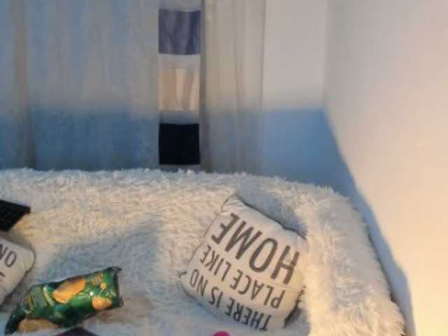 Live sex webcam photo for EllaRose29 #241239784