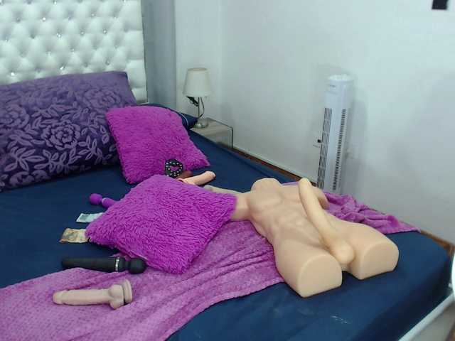 Live sex webcam photo for MerryColin #241267049