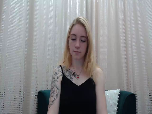 Live sex webcam photo for RedBerryy #260385959