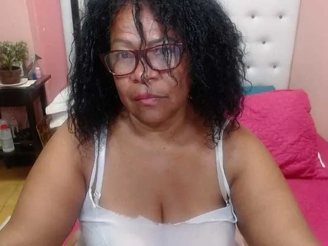 Live sex webcam photo for Yayisblack #242773427