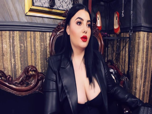 Live sex webcam photo for MelissaGlow #256309219