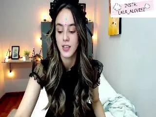 Live sex webcam photo for Laura_Lovee_ #251964580