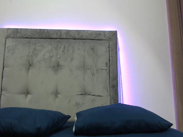 Live sex webcam photo for Noha_24_ #264990484